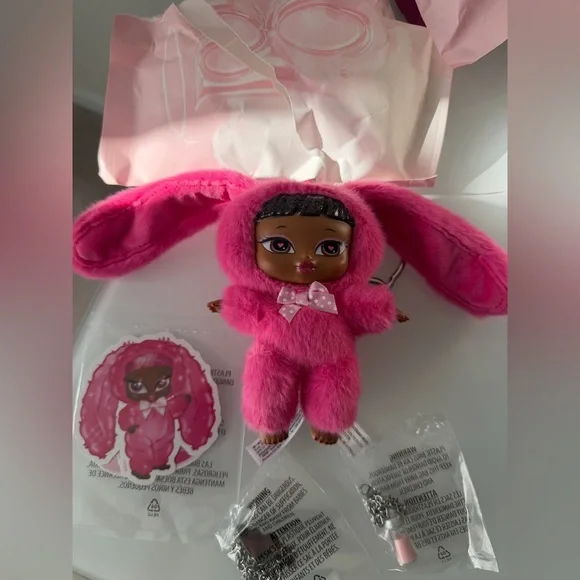 Bratz Bratziez sweethearts Sasha pink bunny plush bag charm blind box - Picture 2 of 5